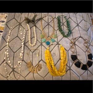 Lot of (15) necklaces of varying lengths/styles